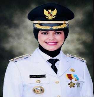 File:Bupati Nunukan Asmin Laura Hafid.jpg