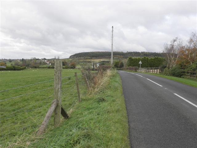 File:Crosskennan Road - geograph.org.uk - 1556914.jpg