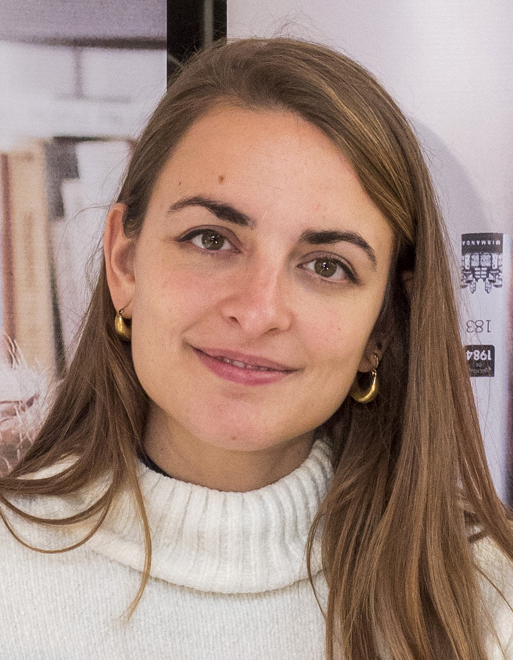 Irene Solà (Malla,1990) Catalan poet, writer and artist, wins the 'European  Union Literature Prize' with the book 'I sing and the mountain dance' 2020  Stock Photo - Alamy