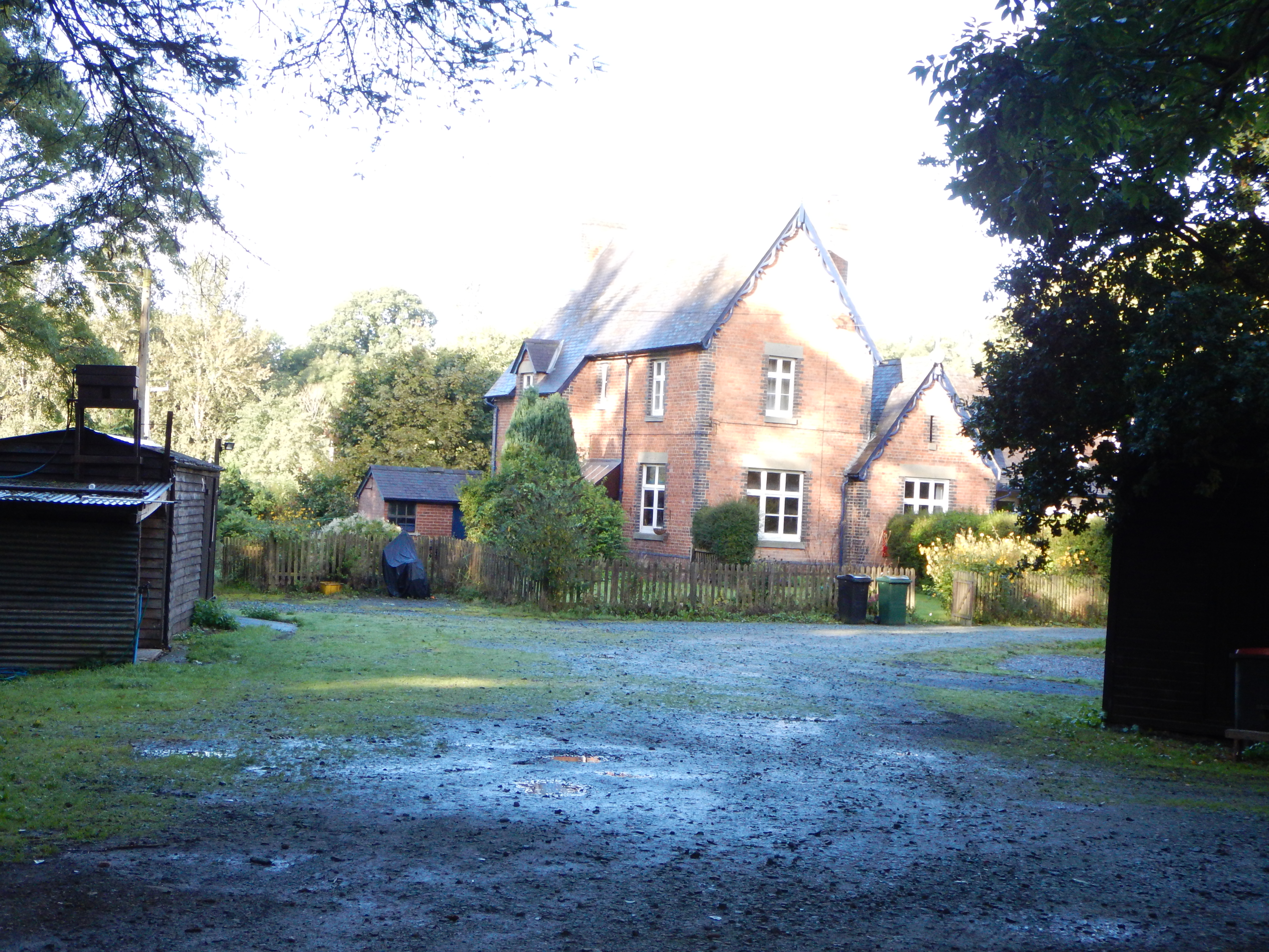 Plowden railway station