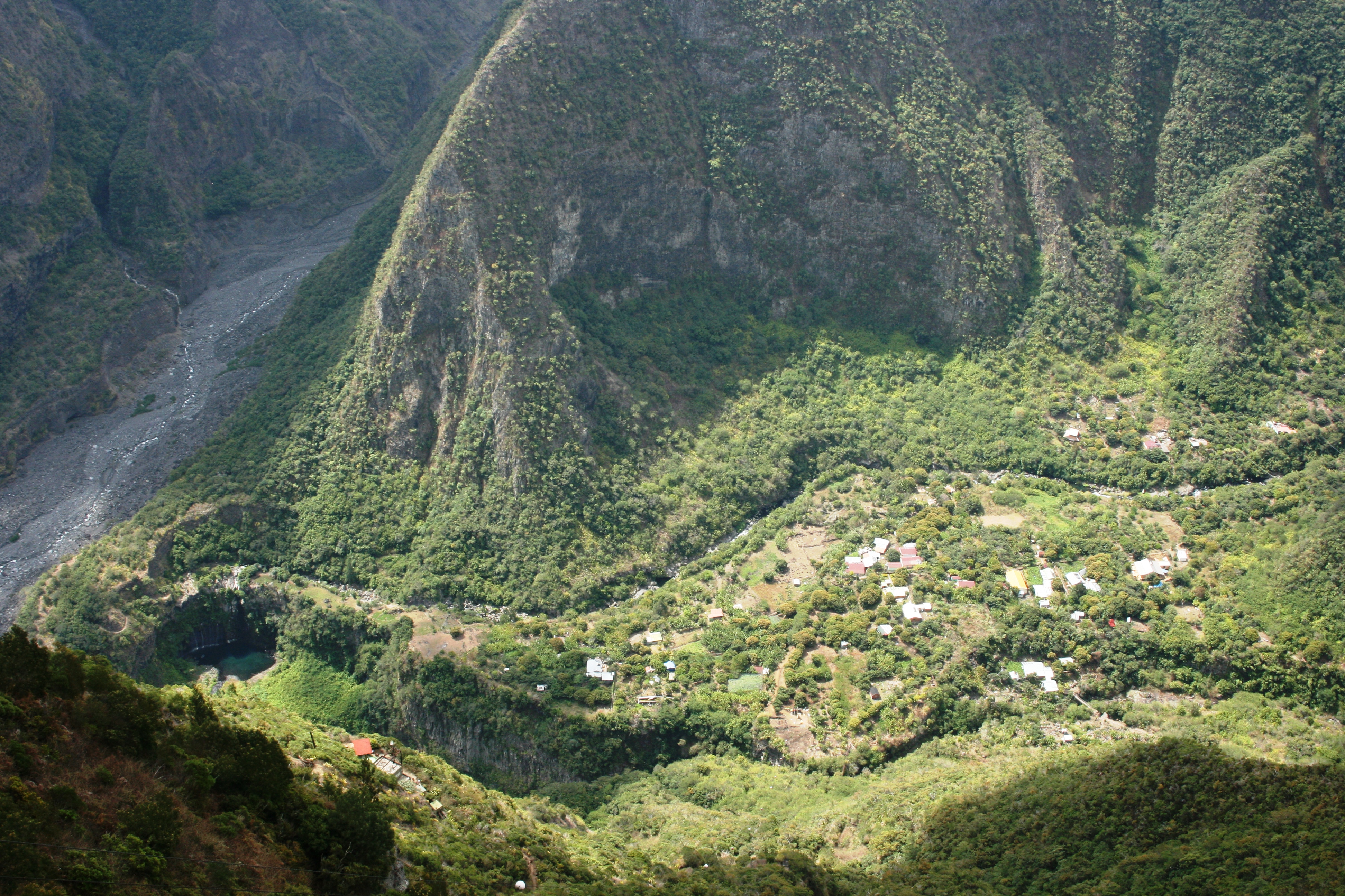 File:Grand-Bassin-Réunion.JPG - Wikipedia