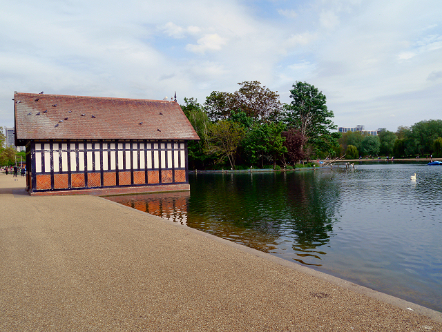 File:Hyde Park, The Serpentine - geograph.org.uk - 2956630.jpg