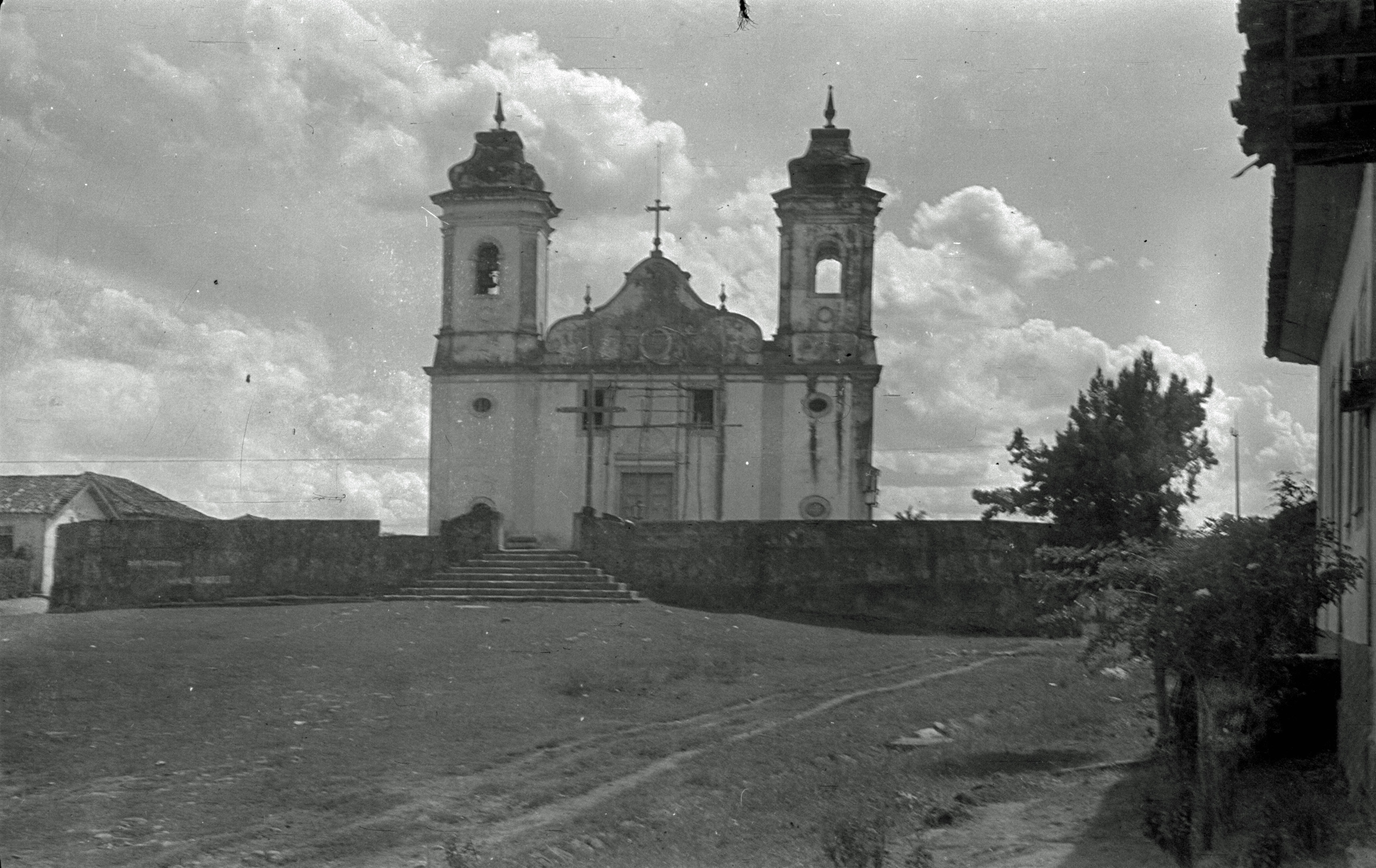 File:Igreja matriz sao bras suacui 1940.jpg - Wikimedia Commons
