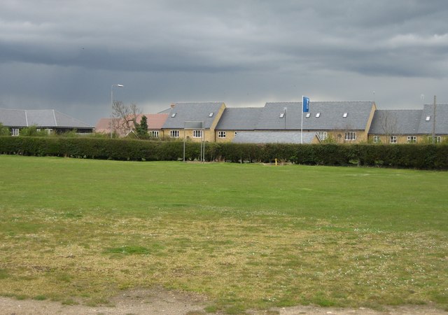 File:New housing in Heathfield - geograph.org.uk - 769537.jpg