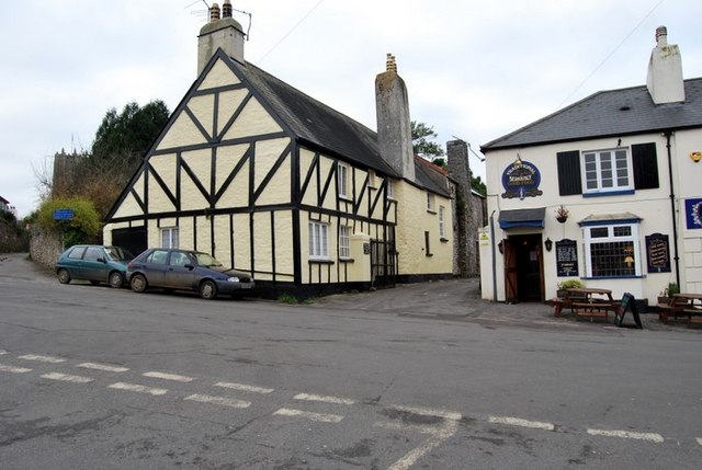 File:Old building, Ipplepen - geograph.org.uk - 1090340.jpg