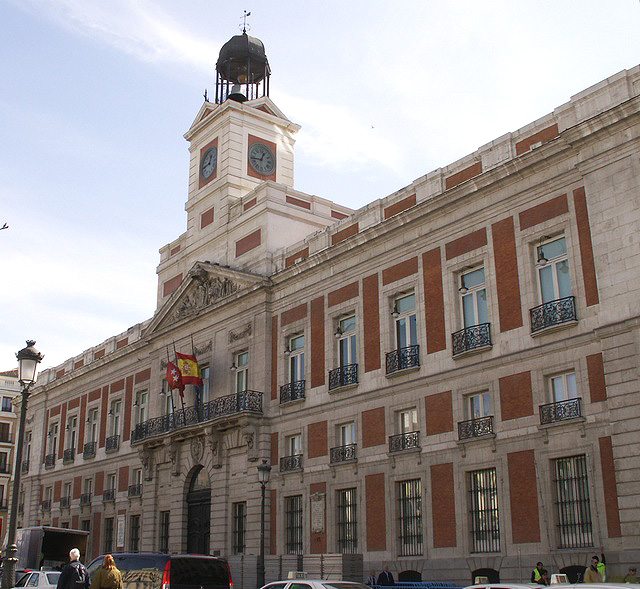 File:Real Casa de Correos (Madrid) 01.jpg