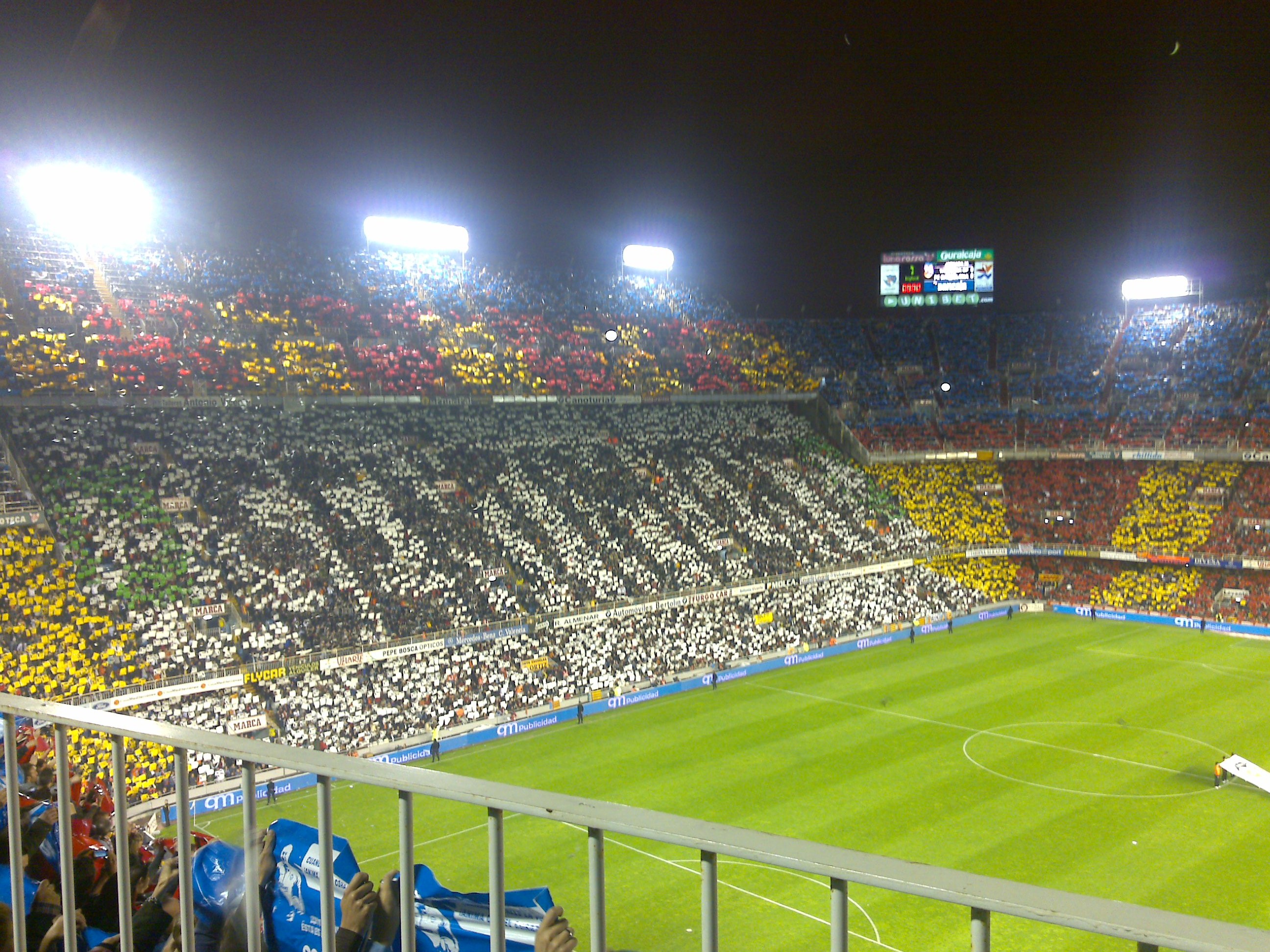 File:The Hajduk Split - Dinamo Zagreb derby.jpg - Wikipedia