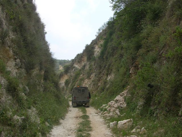 File:The train in Samaria.JPG