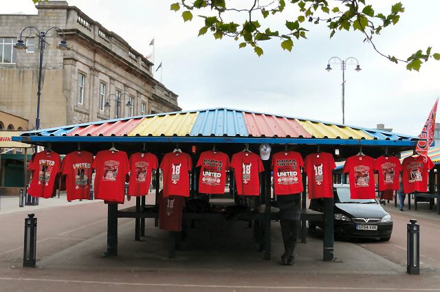 File:United T-shirts - geograph.org.uk - 1320127.jpg