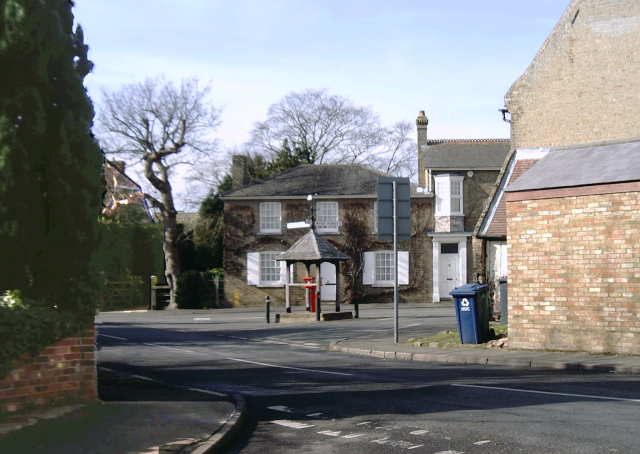 File:Village centre, Bluntisham - geograph.org.uk - 715536.jpg