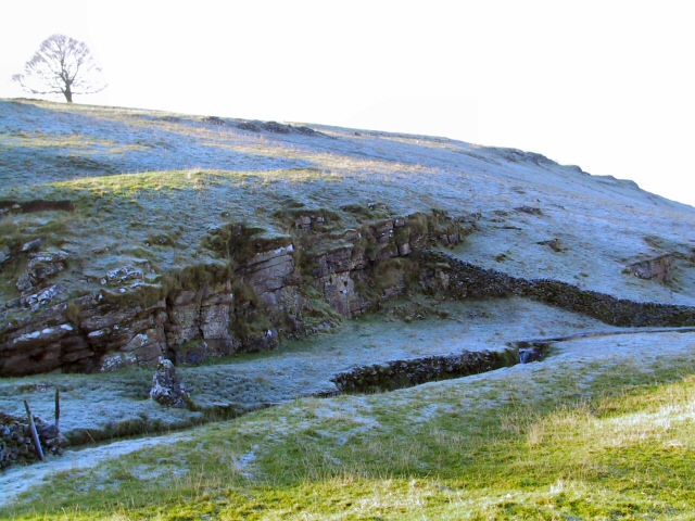 File:Wall Cliff - geograph.org.uk - 88429.jpg