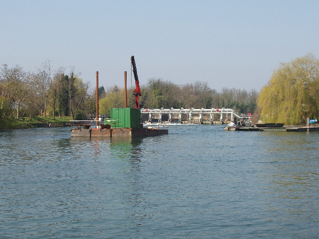 File:Works on the Thames at Bray Lock - geograph.org.uk - 383277.jpg