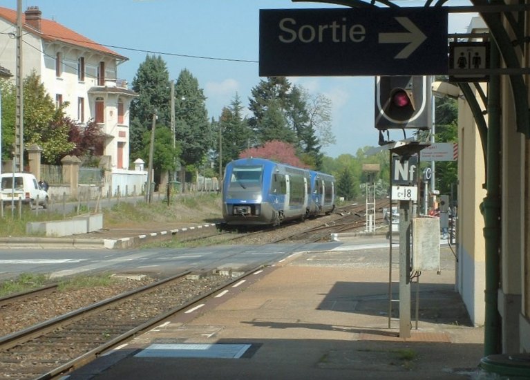 File:X73500 Gare Veauche St-Galmier.jpg