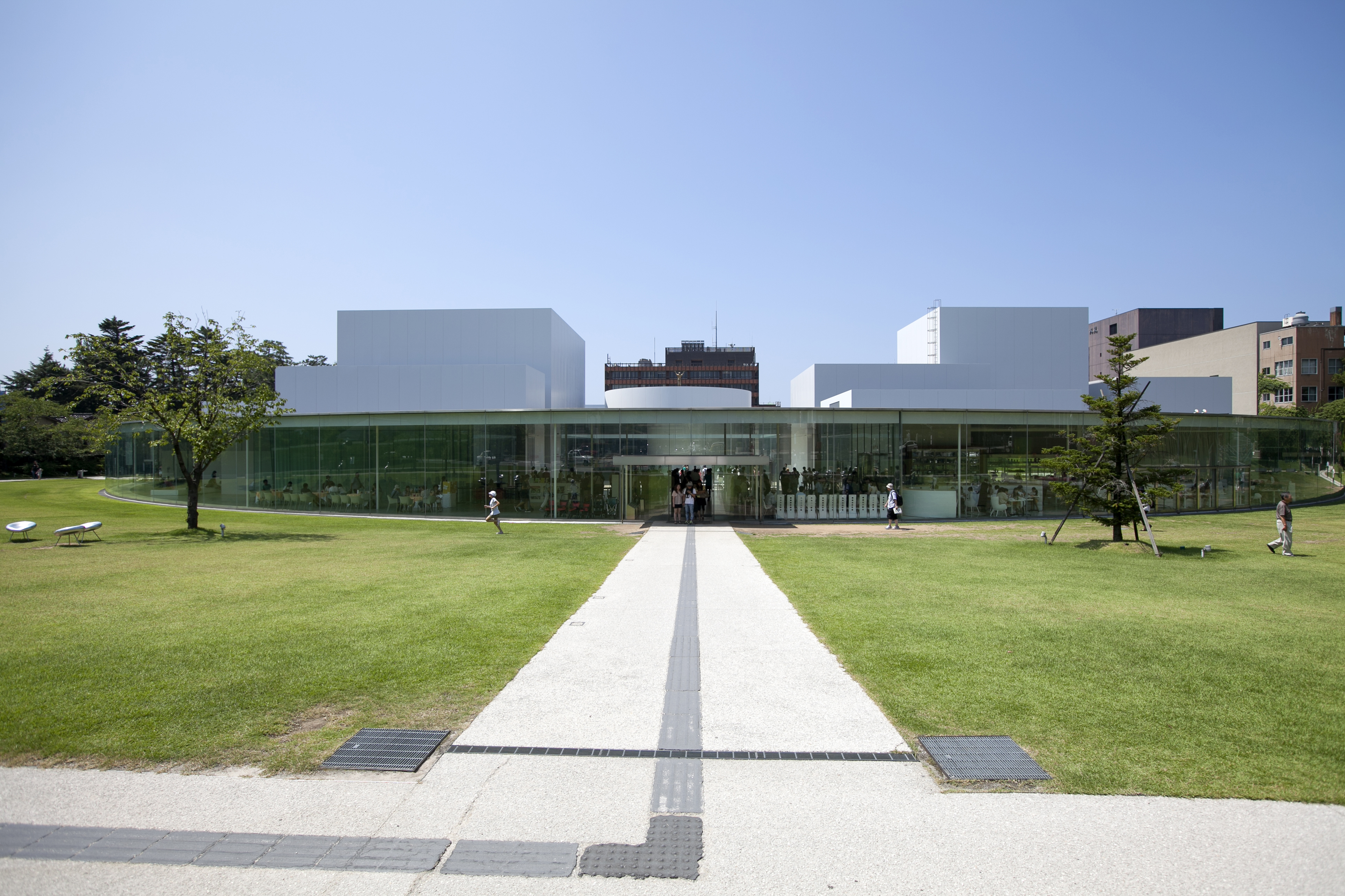 File:21st Century Museum of Contemporary Art, Kanazawa002.jpg 