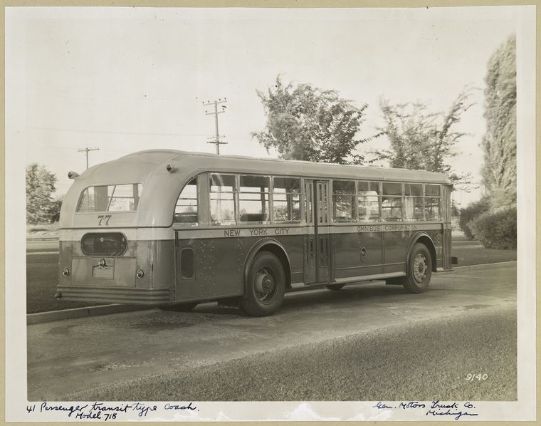 File:41 Passenger Transit Type Coach - Model 718 - exterior view. (3593431492).jpg