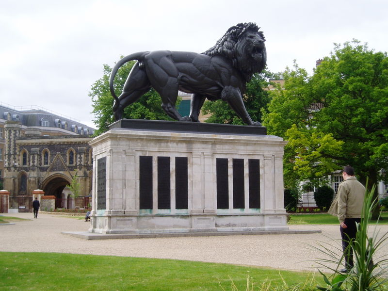 File:800px-Forbury Gardens, Reading.jpg