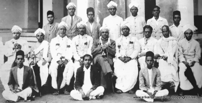 File:B.A.Honours-Second Year - Maharaja College, Mysore (1940s).jpg