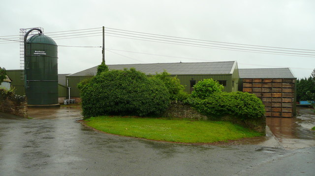 File:Ballingham Hall Farm - geograph.org.uk - 877979.jpg