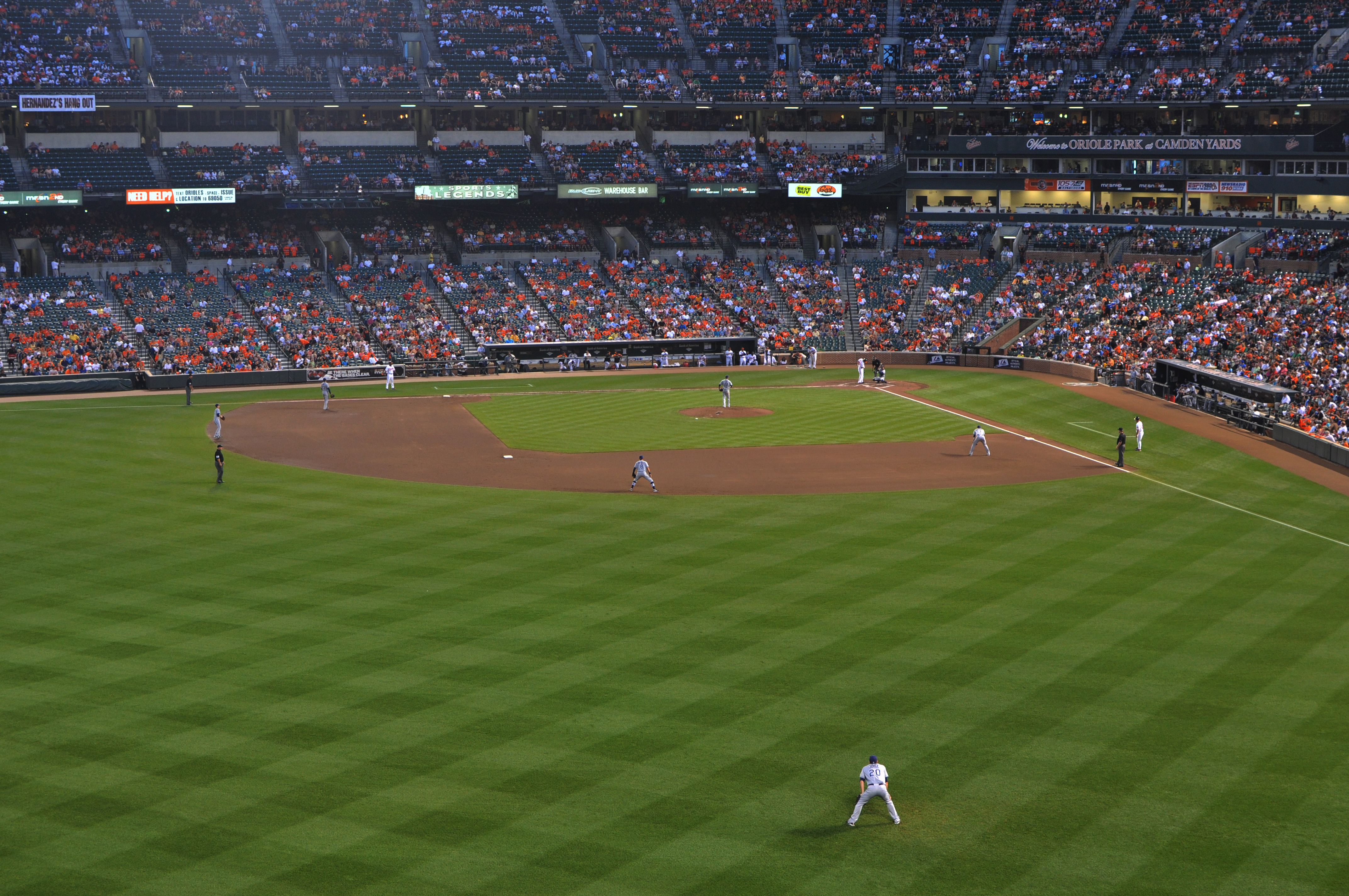 Участок стадиона. Oriole Park at Camden Yards. Camden Yards. Leave the field.