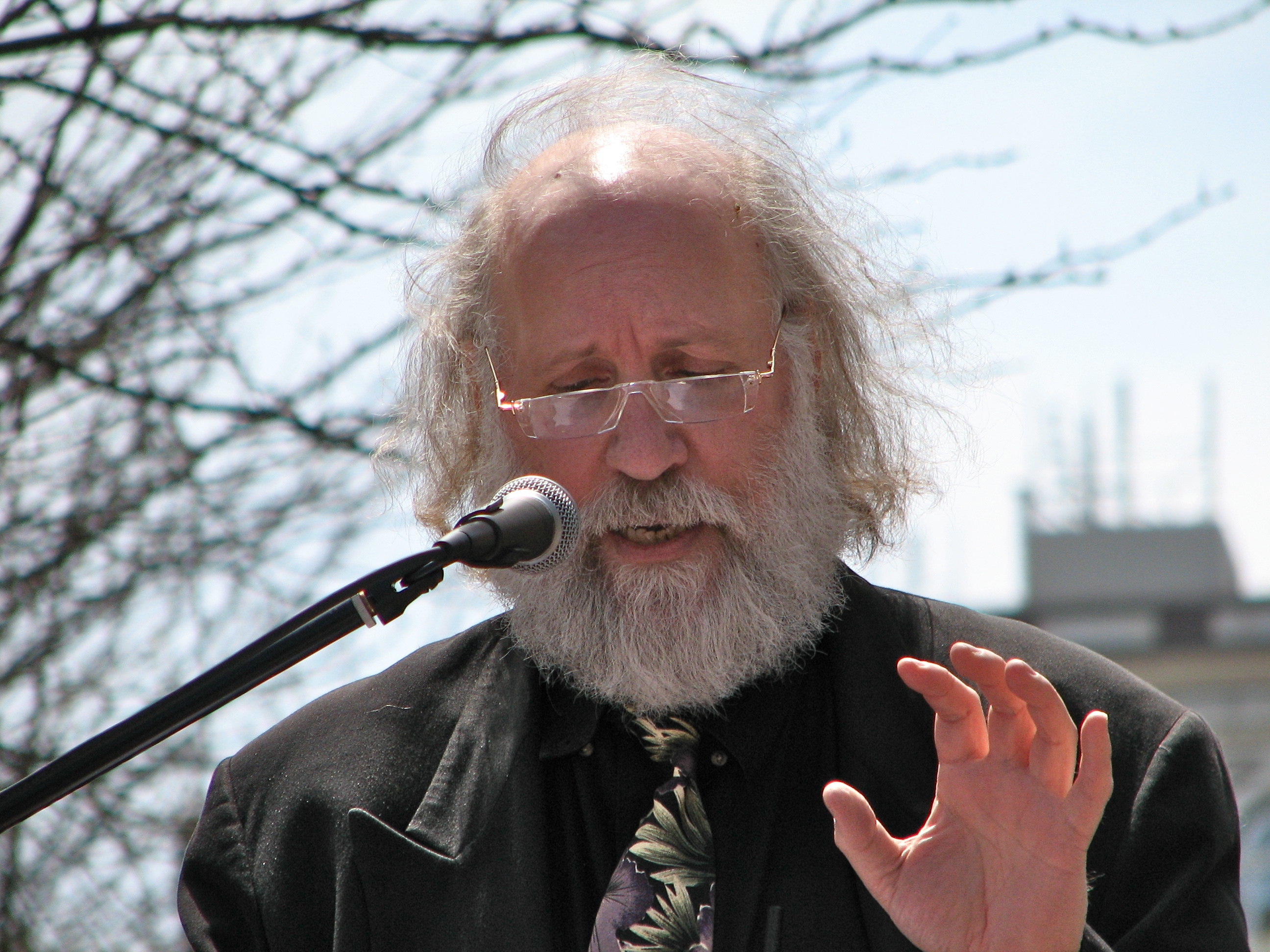 Nelson speaking against casualization of academic labor at [[Yale University