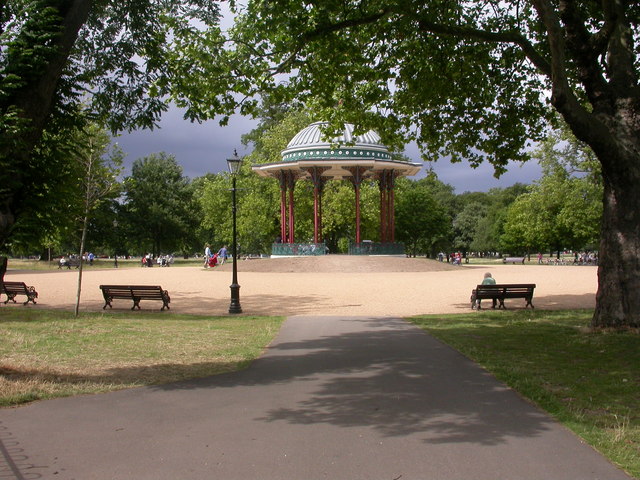 File:Clapham Common, bandstand - geograph.org.uk - 1401957.jpg