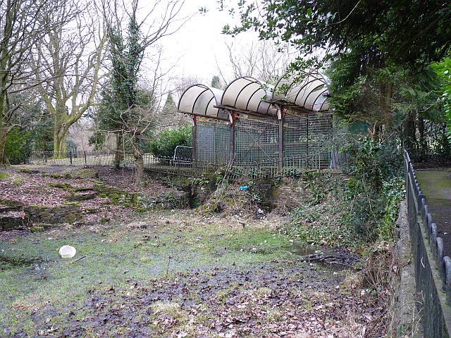 File:Coal display, Bedwellty Park, Tredegar - geograph.org.uk - 1180442.jpg