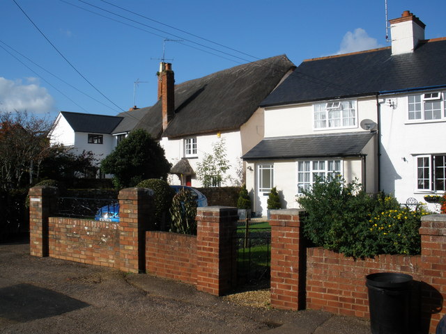 File:Cottages in Frogmore Road, East Budleigh - geograph.org.uk - 1019447.jpg