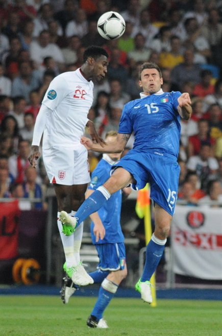 File:Danny Welbeck and Andrea Barzagli England-Italy Euro 2012.jpg - Wikimedia Commons