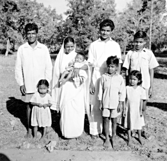 File:Evangelist J. Toppo and family, Chandwa, India, 1962 (16742968899).jpg