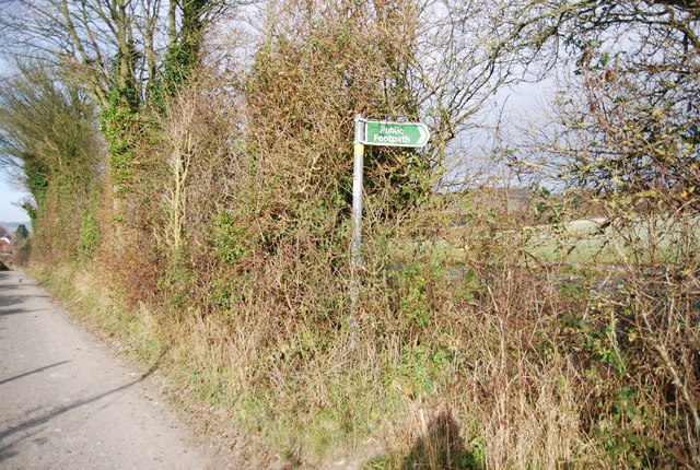 File:Footpath signposted off Pilgrims' Way - geograph.org.uk - 2265908.jpg