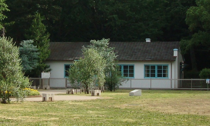 File:Former U.S.Army house Tokyo.jpg