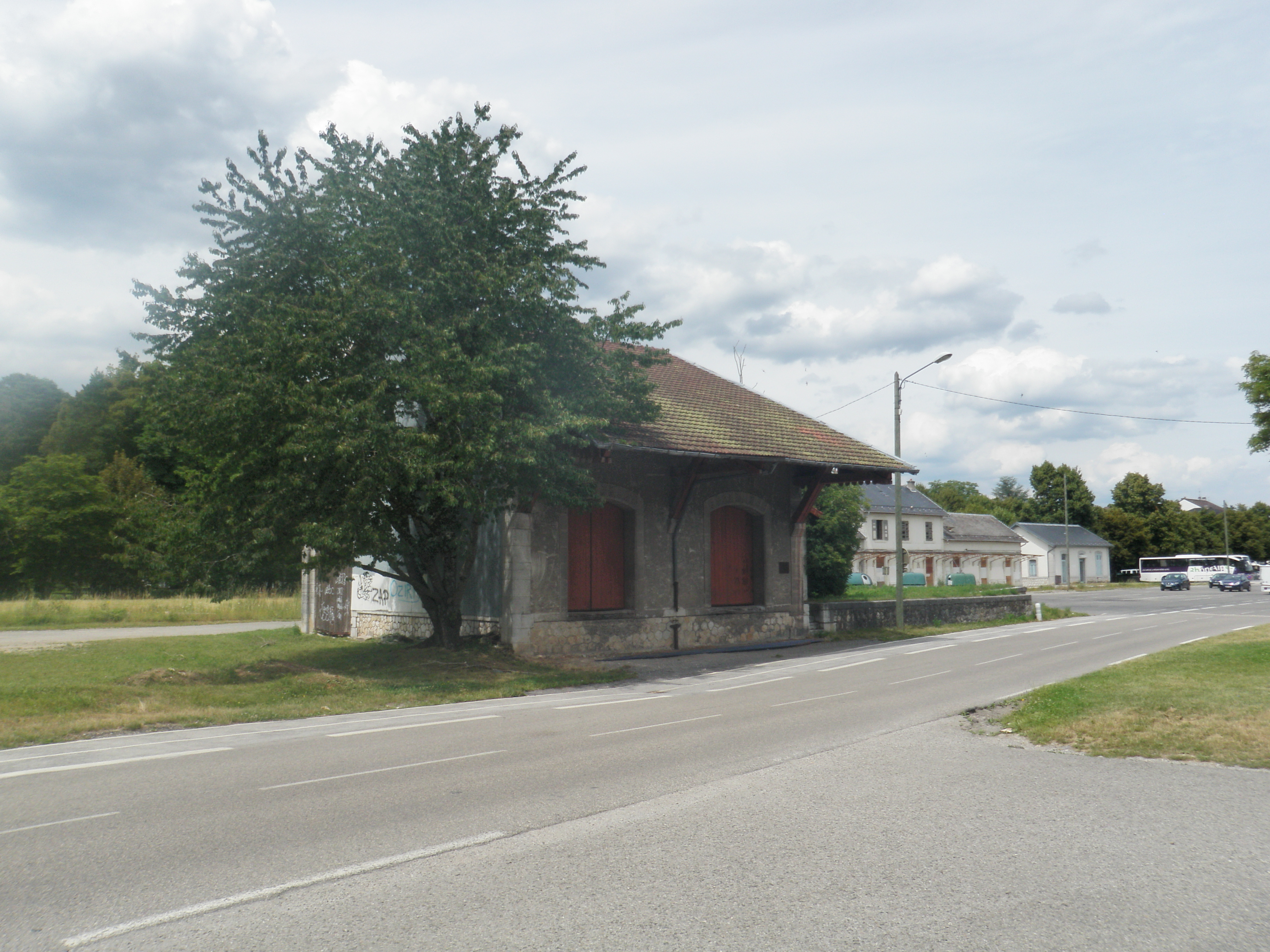 File:Gare Divonne-les-Bains 06.JPG - Wikimedia Commons