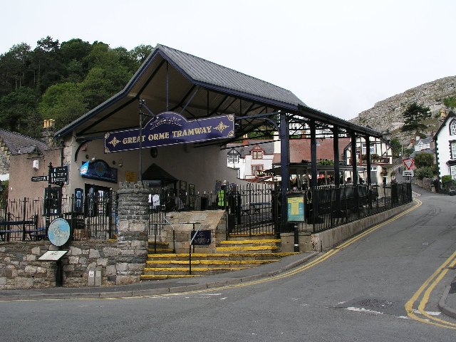 File:Great Orme Tramway Victoria station.jpg