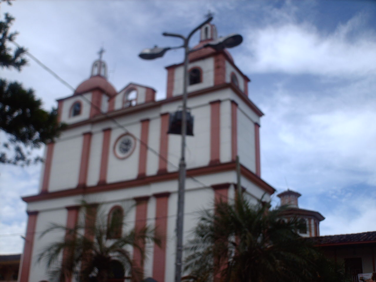 File:Iglesia de Carolina del Principe, Antioquia  -  Wikimedia Commons