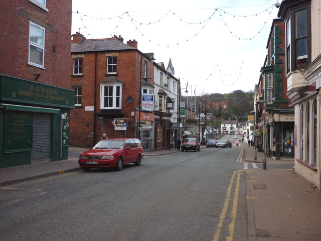 File:In Llangollen - geograph.org.uk - 1800369.jpg