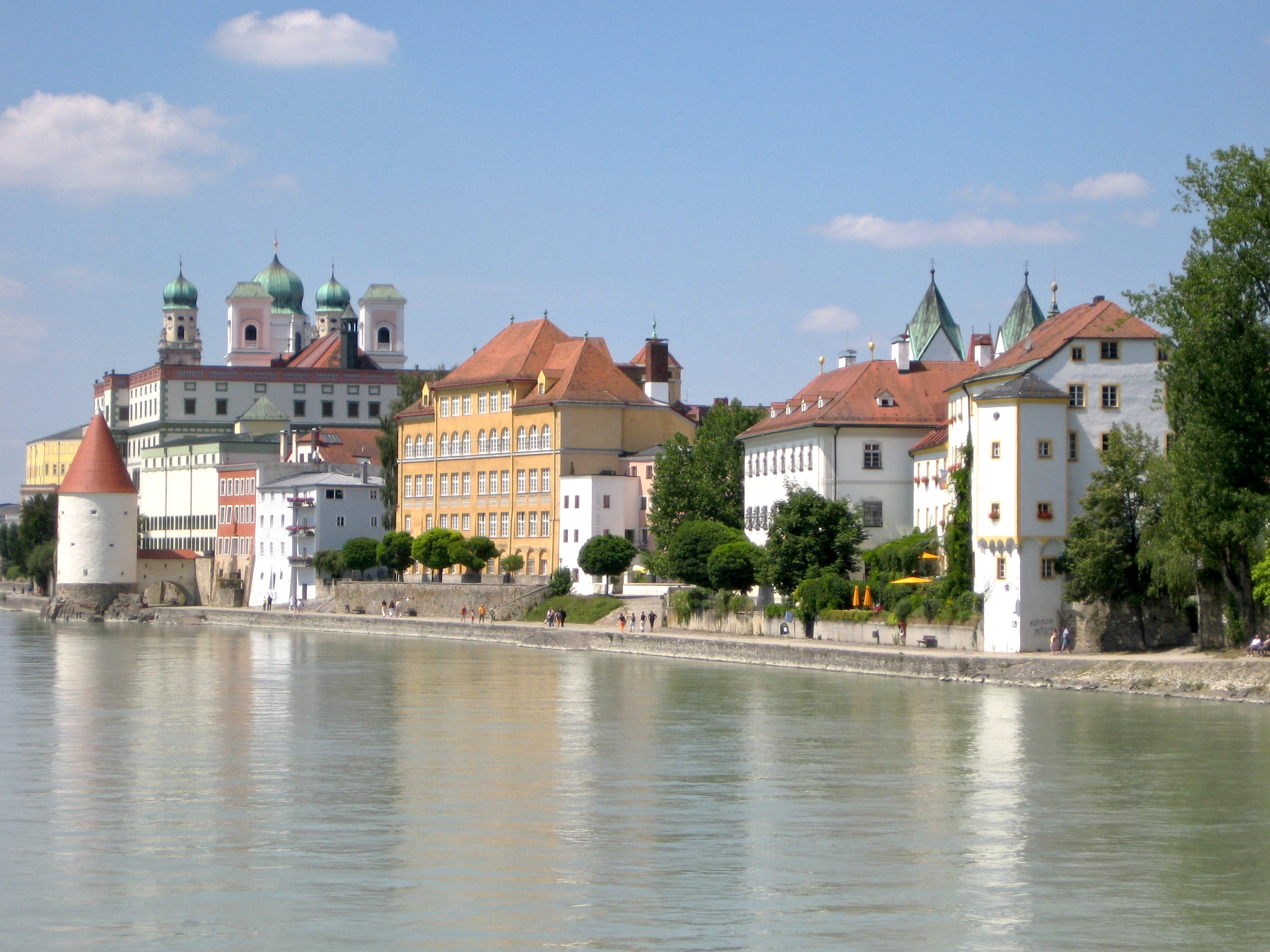 File:Innpromenade Passau.jpg - Wikimedia Commons