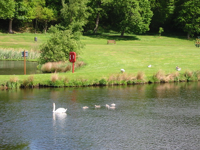 Lake at Callendar House Falkirk - geograph.org.uk - 248323