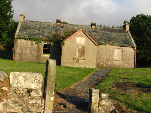 File:Old school - geograph.org.uk - 452769.jpg