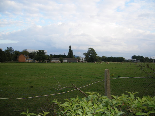 File:Osborne Farm, New Denham - geograph.org.uk - 229895.jpg