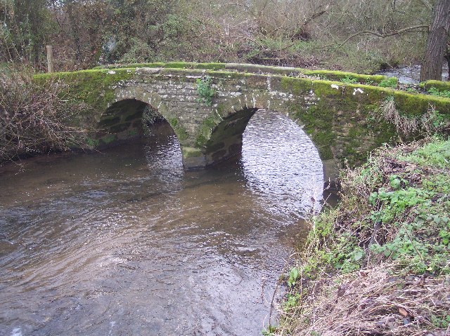 File:Pedestrian Bridge by Shell Ford - geograph.org.uk - 84206.jpg