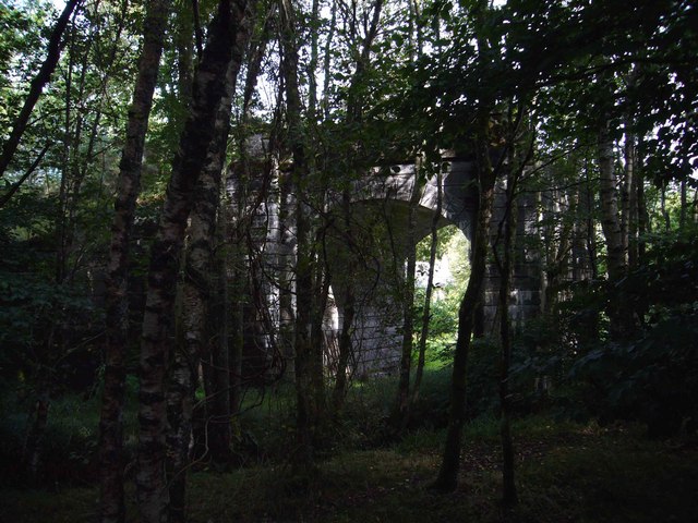 File:Railway Arch, near Comrie. - geograph.org.uk - 242105.jpg