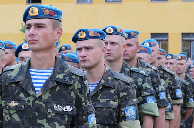 File:Soldiers from the Ukrainian Armed Forces 95th Airborne Brigade.jpg