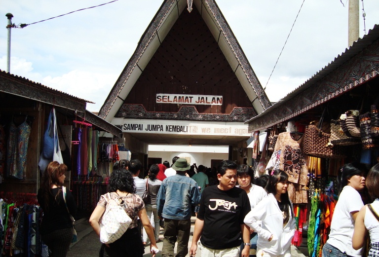 File:Tomok, Toba Samosir (18).JPG