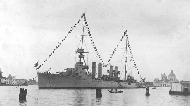 File:USS Detroit (CL-8) at Venice in 1923.jpg