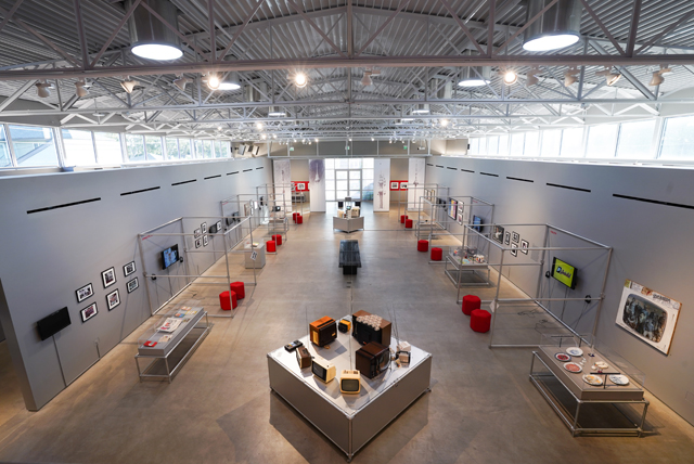 File:Aerial View of an Exhibition of the Wende Museum.jpg