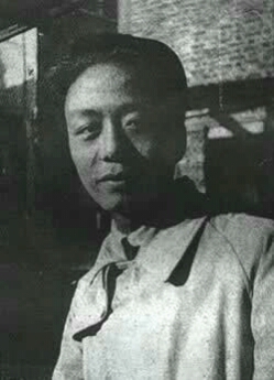 Ai Čching v Paříži, 1929