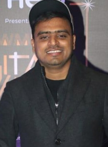Amit Bhadana - Wikipedia