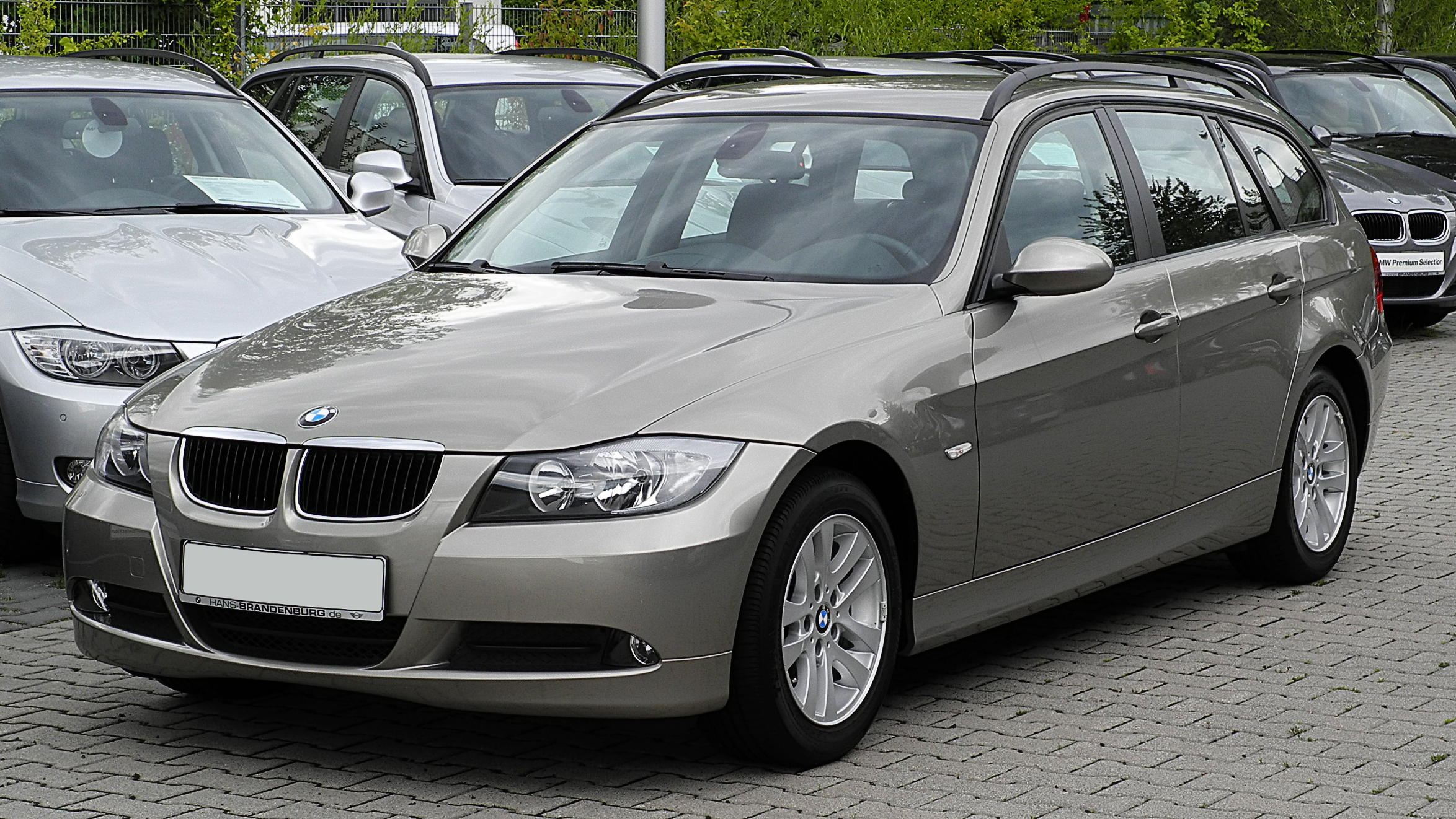 File:BMW 320d Touring (E91) – Frontansicht, 17. Juli 2011