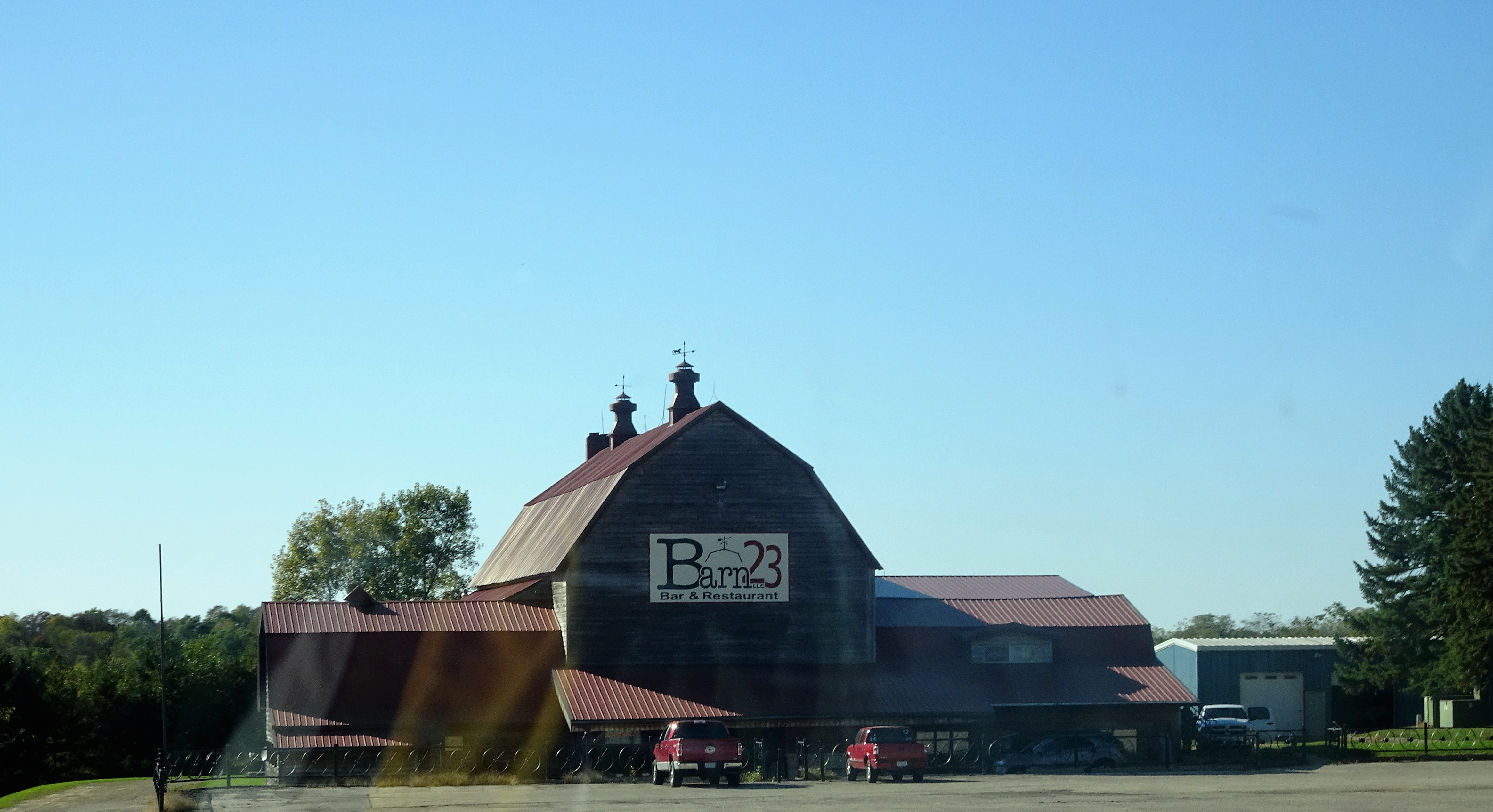 File Barn 23 Restaurant And Bar Panoramio Jpg Wikimedia Commons