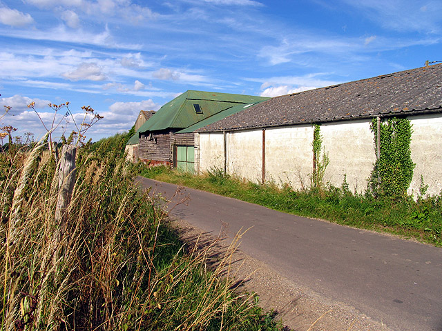 File:Barns near Headley - geograph.org.uk - 29296.jpg